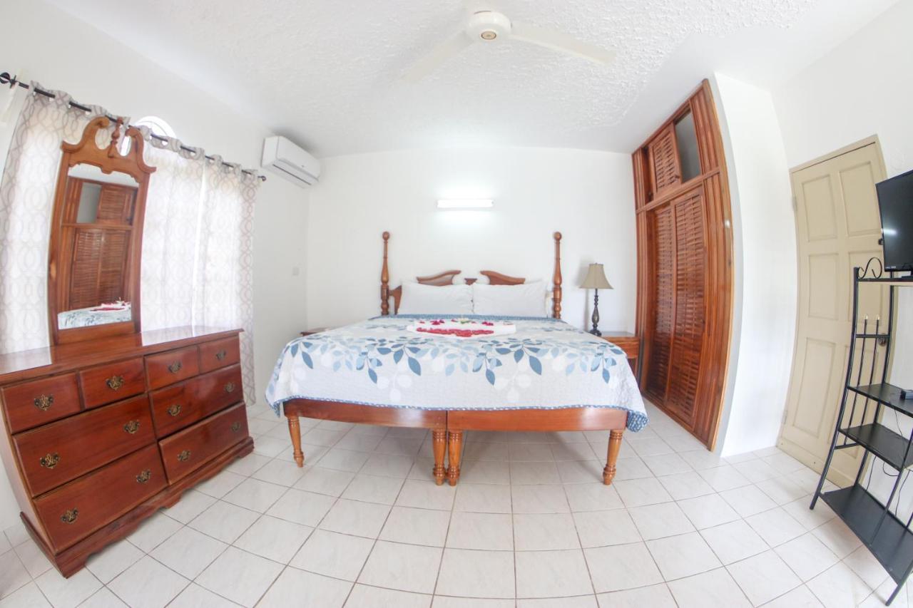 Van Villa Guesthouse 네그릴 외부 사진