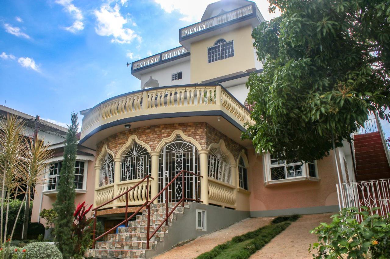 Van Villa Guesthouse 네그릴 외부 사진