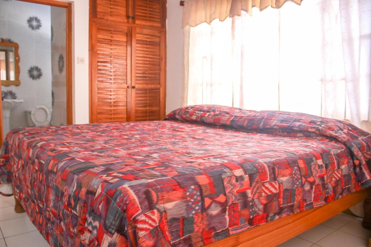 Van Villa Guesthouse 네그릴 외부 사진
