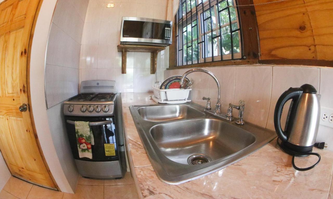 Van Villa Guesthouse 네그릴 외부 사진